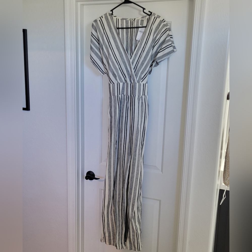 American Eagle jumpsuit size Medium NWT